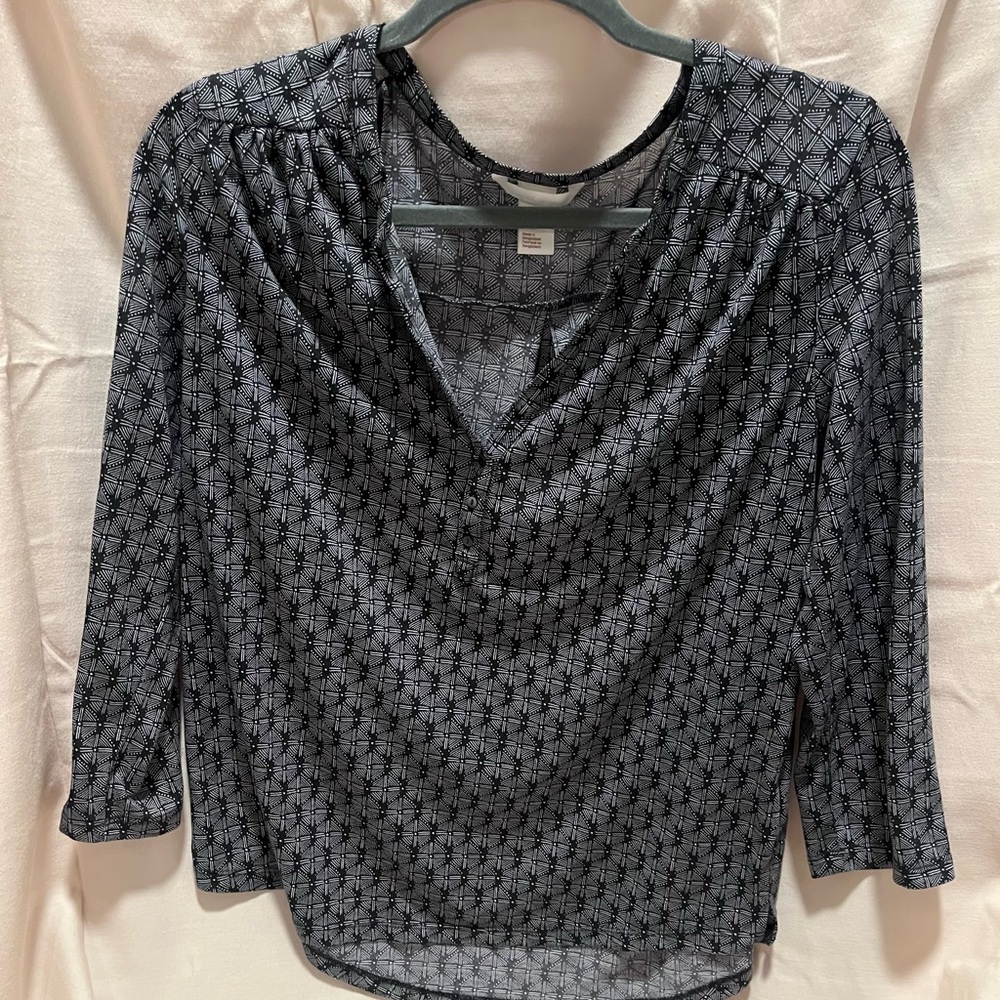 H&M Women's Size Medium Black and White 3/4 Sleeve Pullover Blouse